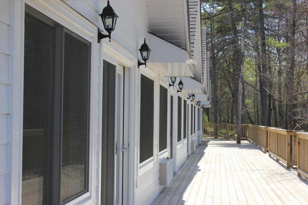 Sportsman'S Inn Resort & Marina Killarney Exterior photo