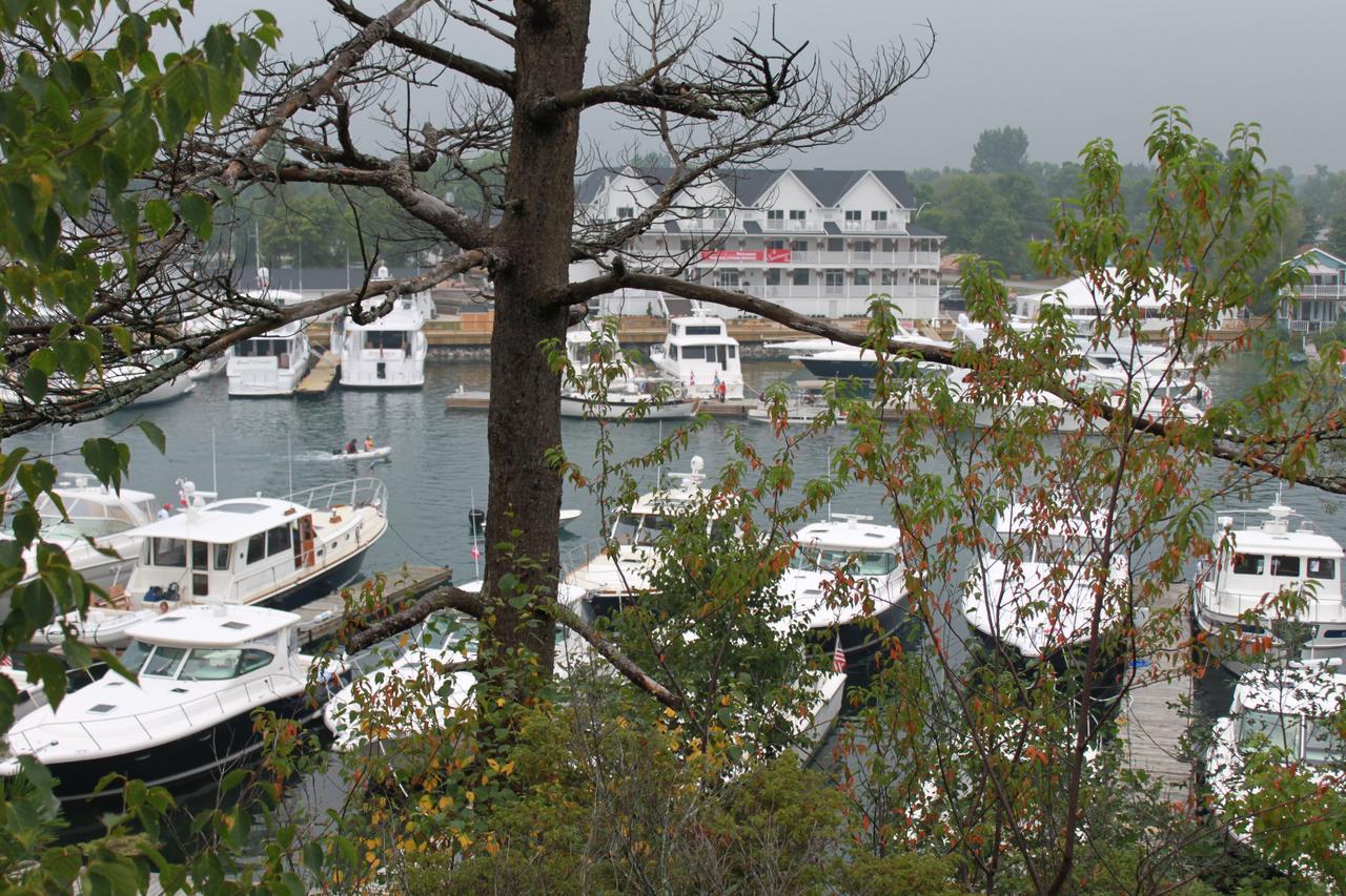Sportsman'S Inn Resort & Marina Killarney Exterior photo