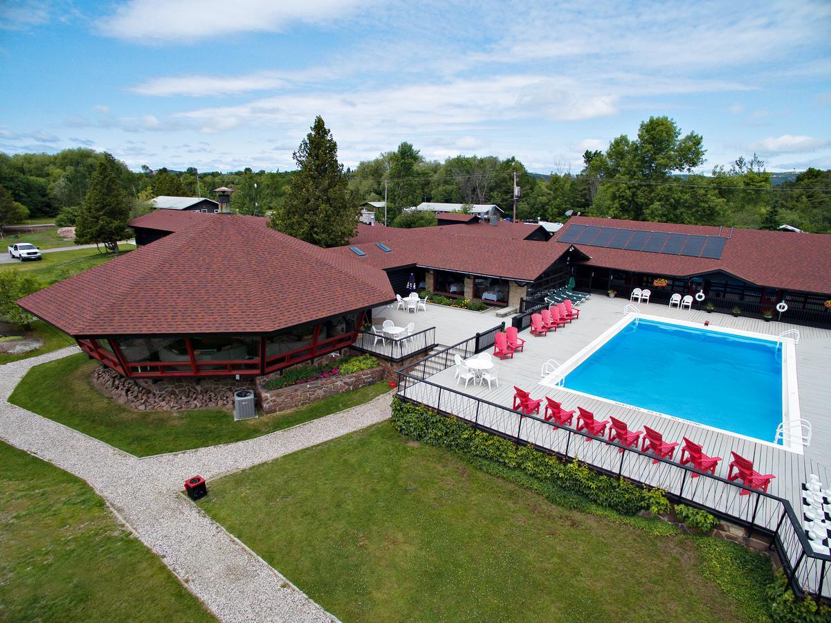 Sportsman'S Inn Resort & Marina Killarney Exterior photo